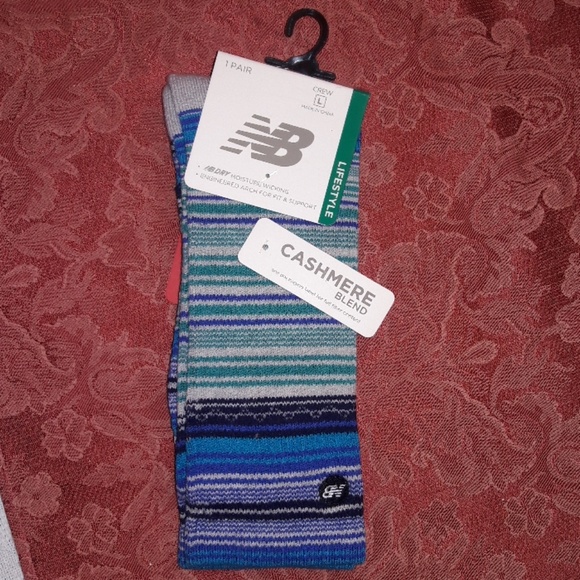 NEW BALANCE SOCK BUNDLE W FREE CASHMERE BLEND PAIR - Picture 5 of 6